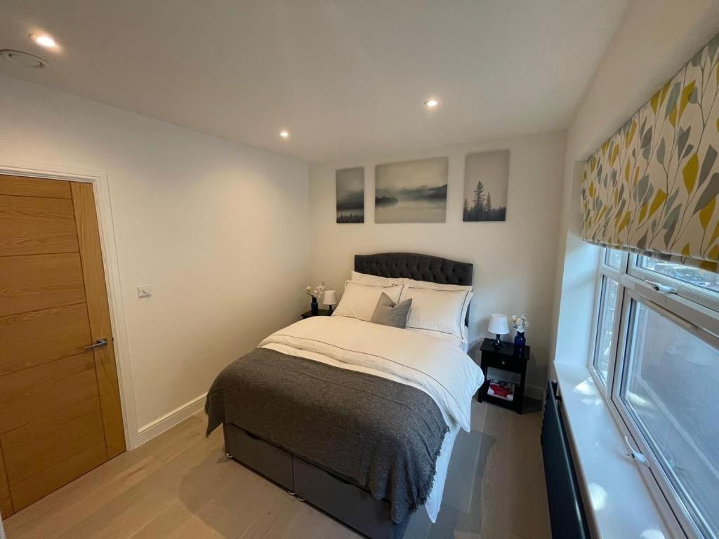 Two Bedroom Apartment - Londra Exterior foto